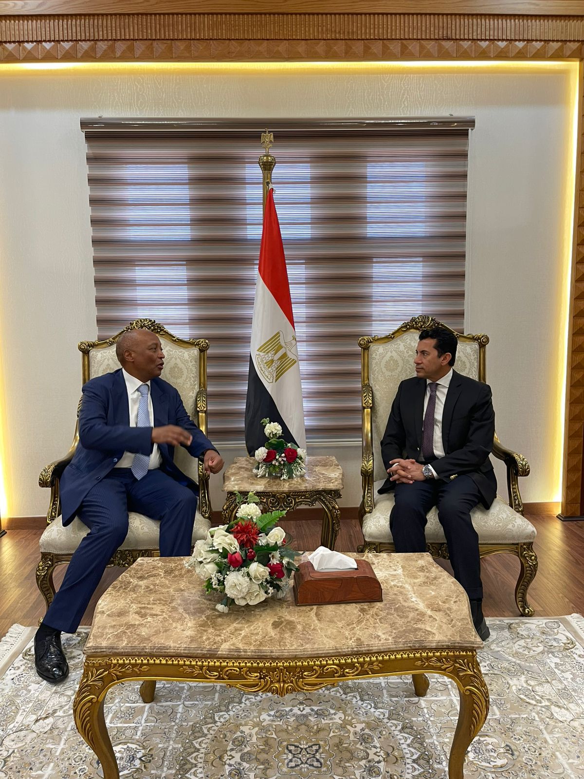 وزير الرياضة يلتقي رئيس الاتحاد الأفريقي لكرة القدم 3 وزير الرياضة يلتقي رئيس الاتحاد الأفريقي لكرة القدم