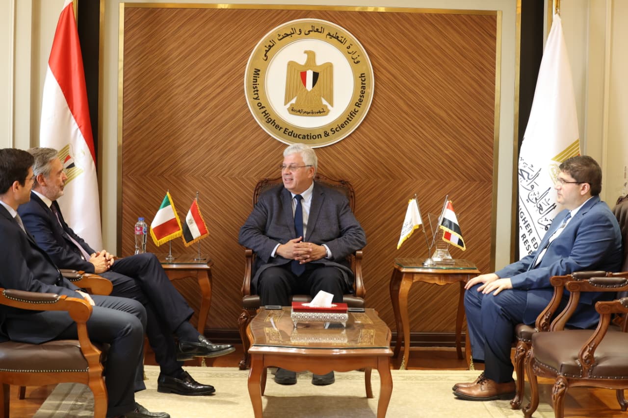 وزير التعليم العالي يستقبل السفير الإيطالي بالقاهرة