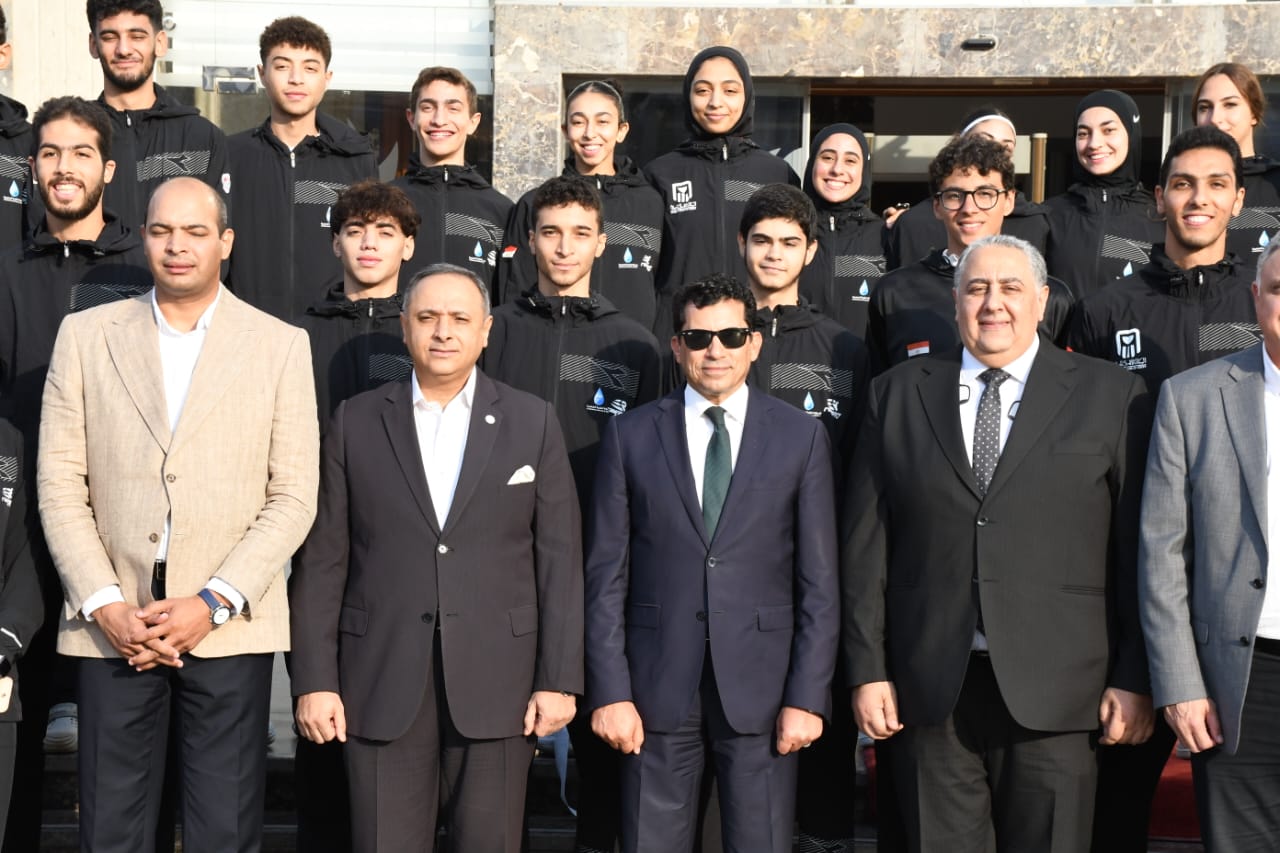 وزير الشباب والرياضة ومحافظ القاهرة يشهدان حفل تسليم شهادة "الأيزو"