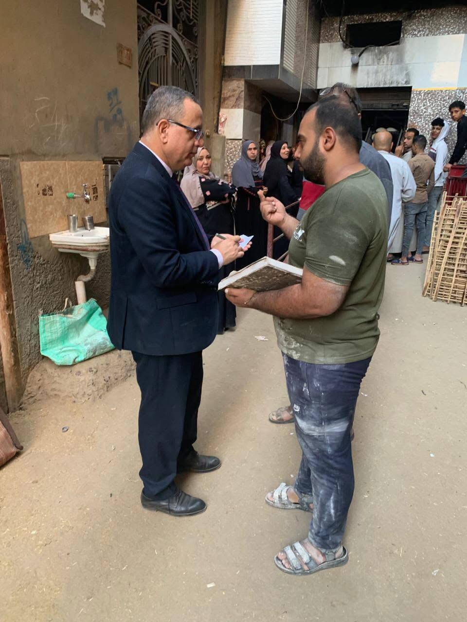 حملات مكثفة بالدقهلية على محطات الوقود ومستودعات البوتجاز و الأسواق والمخابز