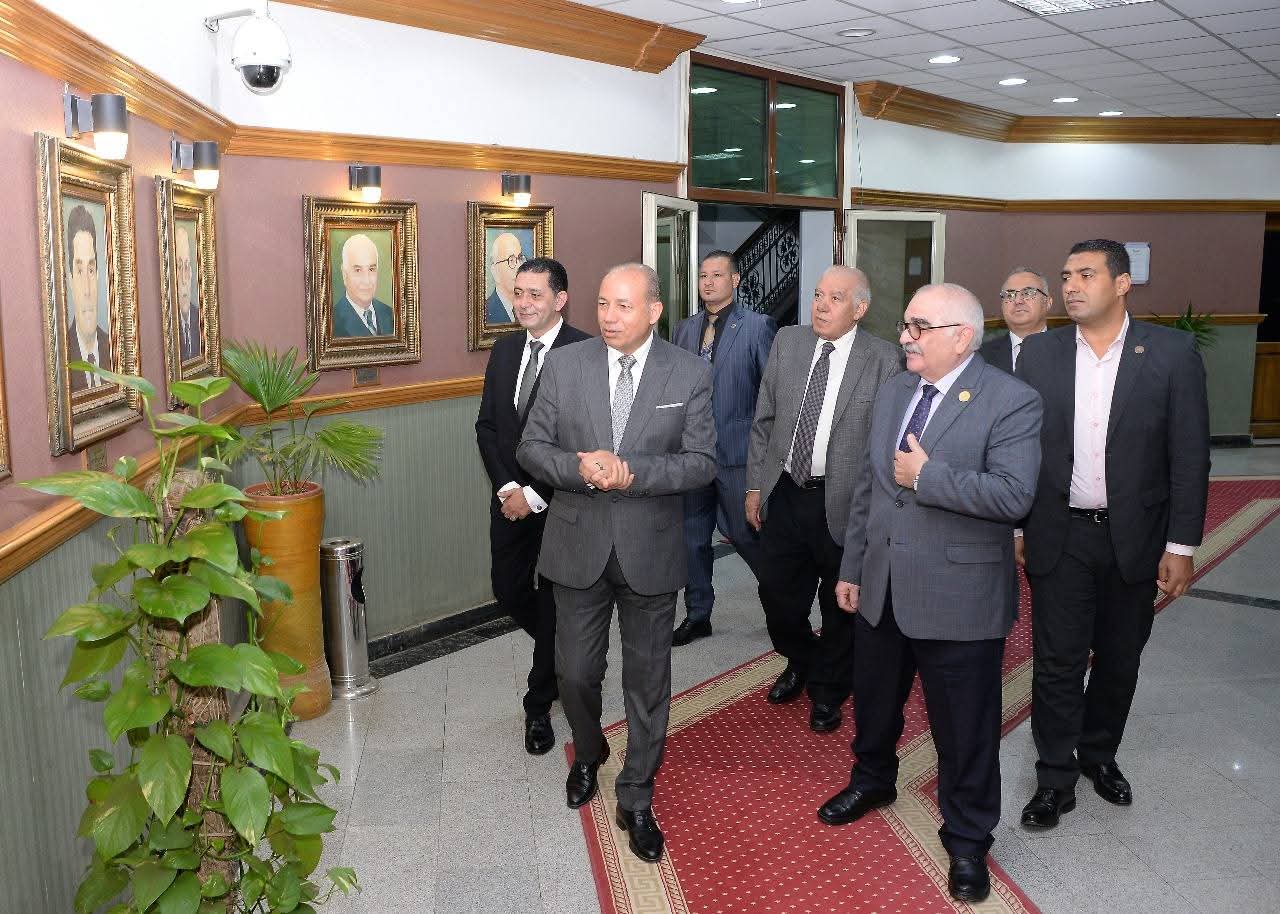 رئيس جامعة المنصورة يستقبل رئيس هيئة قضايا الدولة لتعزيز سُبُل التعاون