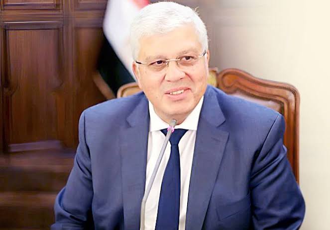 د ايمن عاشور وزير التعليم العالي والبحث العلمي 