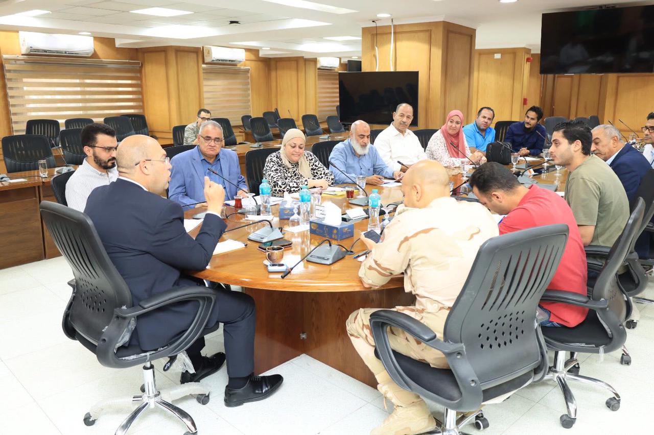 متابعة  الموقف  التنفيذى  لمشروعات المياه والصرف الصحي بالجيزة ضمن مبادرة حياه كريمة