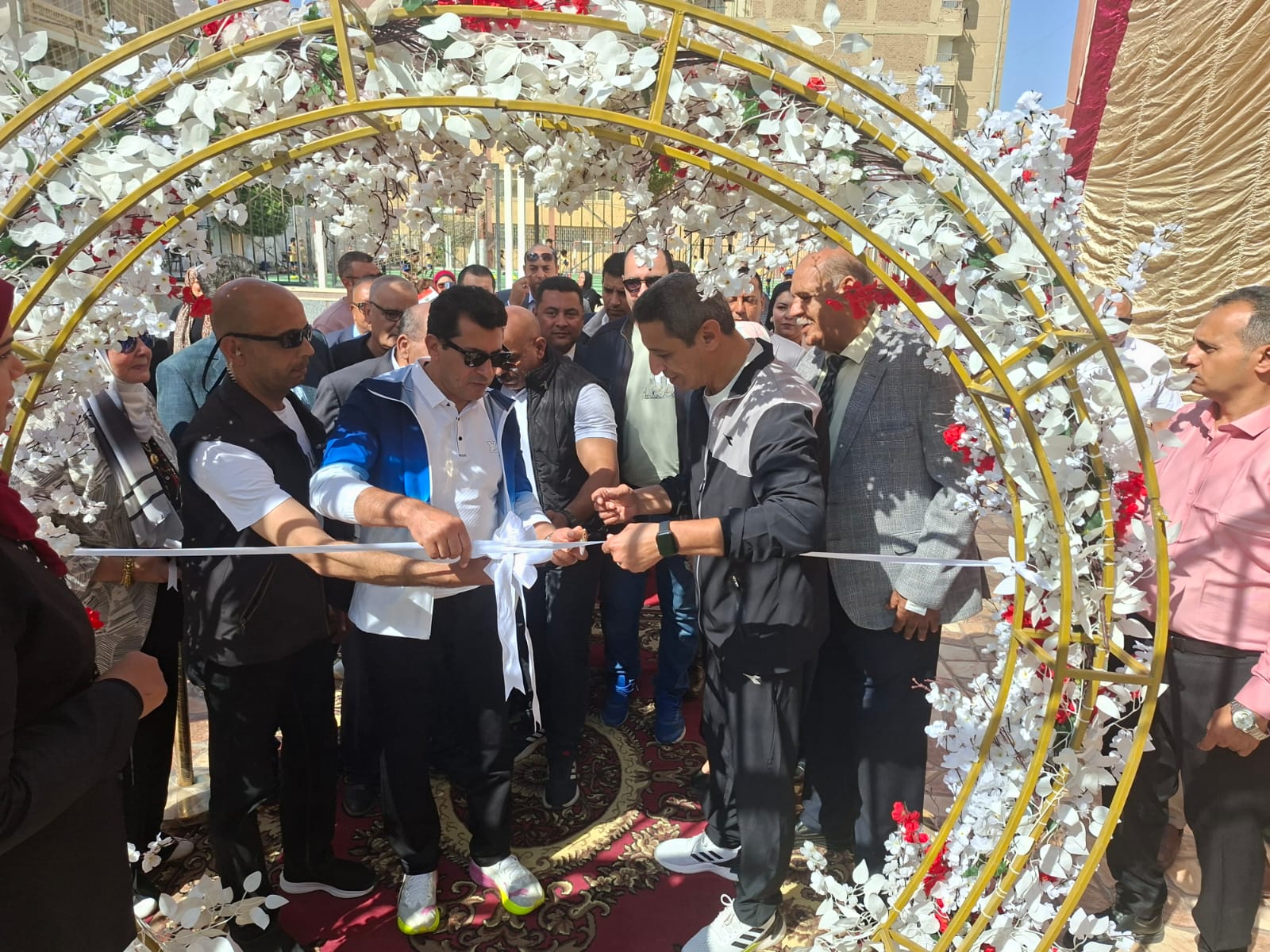 وزير الشباب ومحافظ السويس يفتتحان ملعبًا خماسيًا بمركز شباب التوفيق بالسويس 2 وزير الشباب ومحافظ السويس يفتتحان ملعبًا خماسيًا