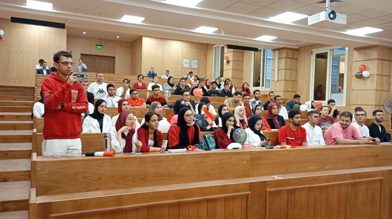 ندوة برنامج العلاج الطبيعي بجامعة القاهرة الأهلية