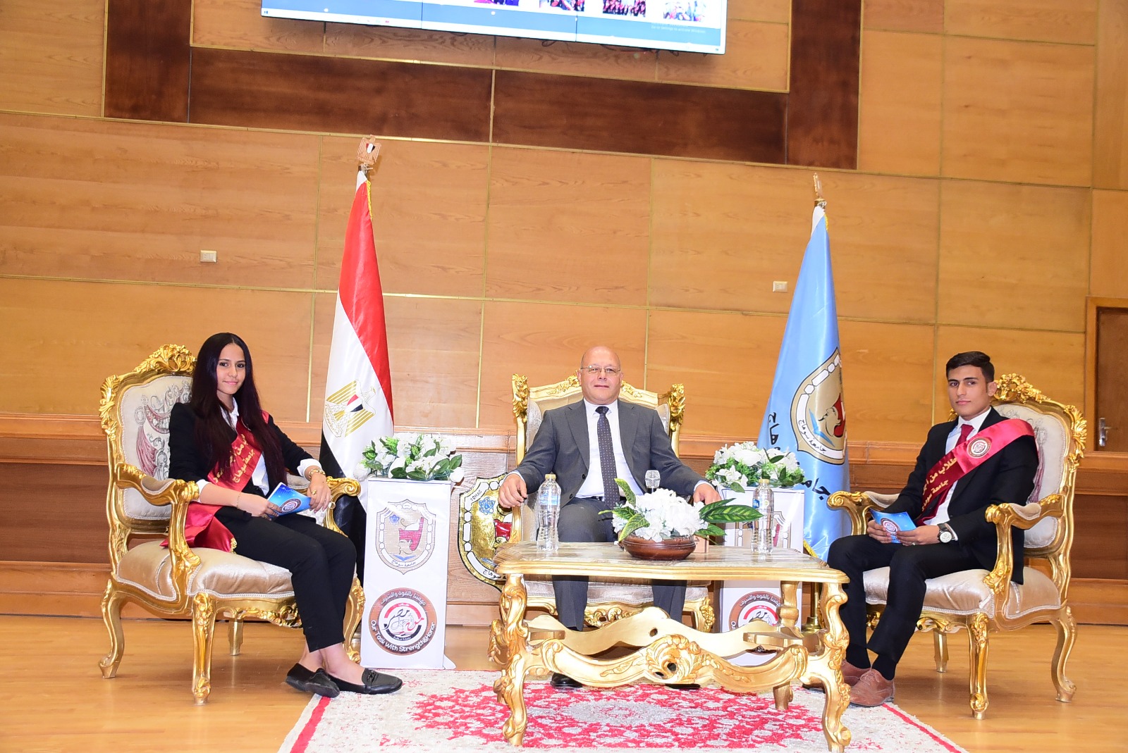 لقاء استثنائي..يحتضن طموحات ١٠٠٠ شاب وفتاه بجامعة سوهاج 