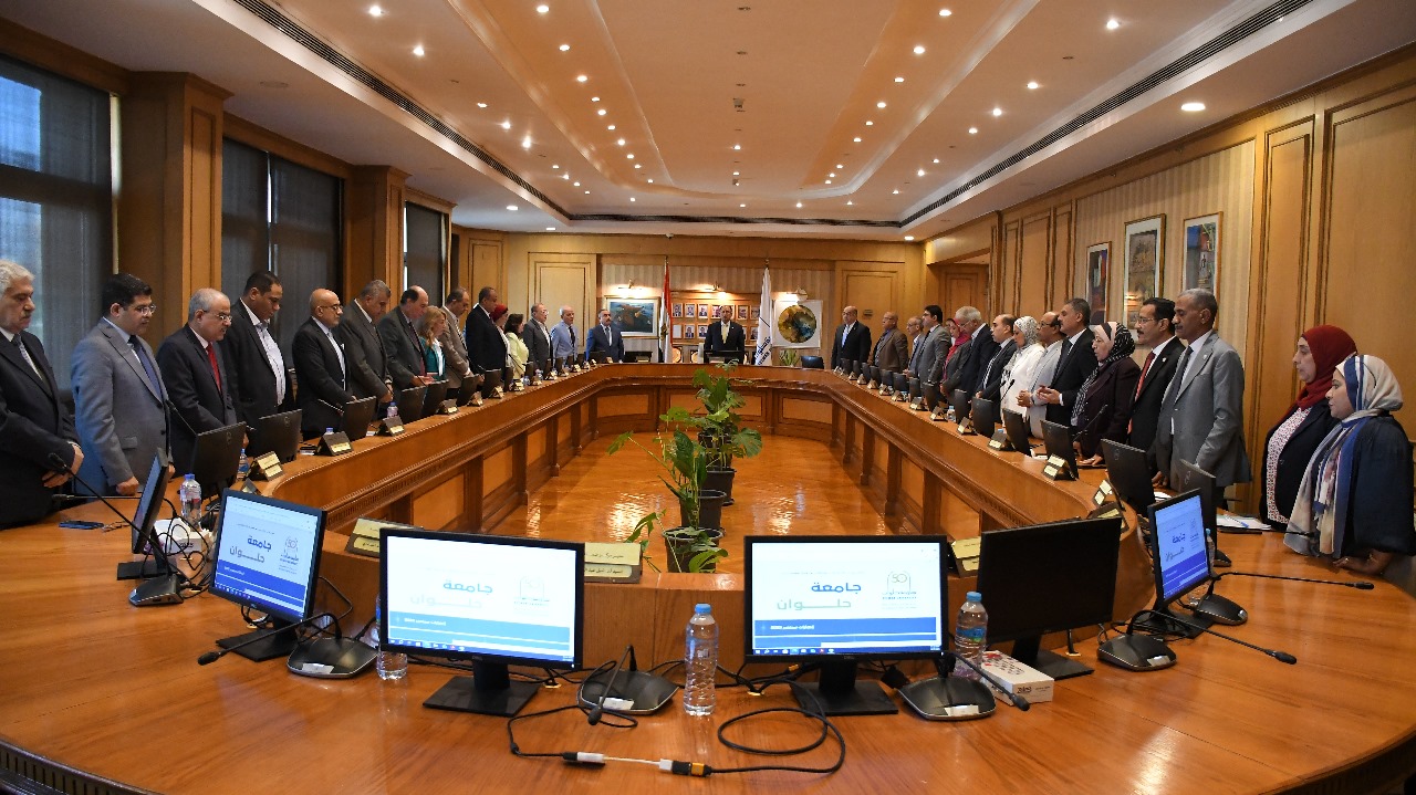 قنديل: تحويل مشروعات التخرج إلى ترجمات تاريخية لمواجهة الفكر المتطرف