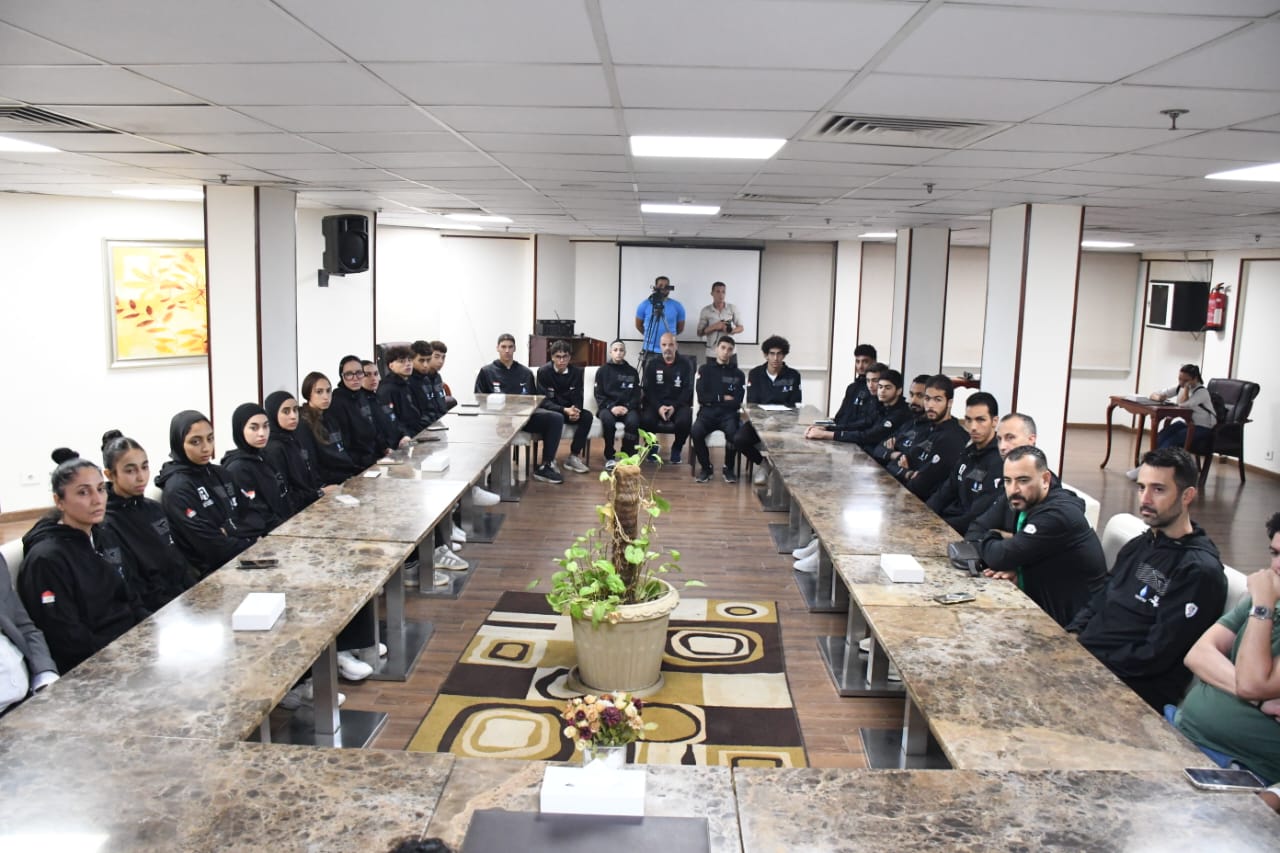 اجتماع حماسى لوزير الشباب والرياضة مع نجوم التايكوندو 