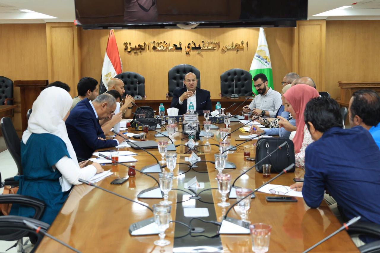 متابعة  الموقف  التنفيذى  لمشروعات المياه والصرف الصحي بالجيزة ضمن مبادرة حياه كريمة