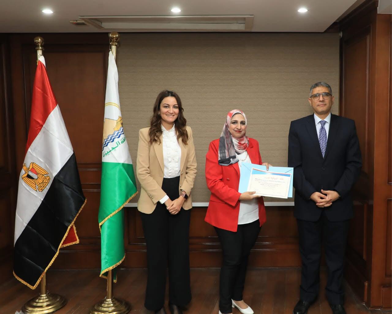 محافظ الجيزة يكرم أوائل الدورات التدريبية للعام 2024 / 2025 10 almomken.com d742ea61