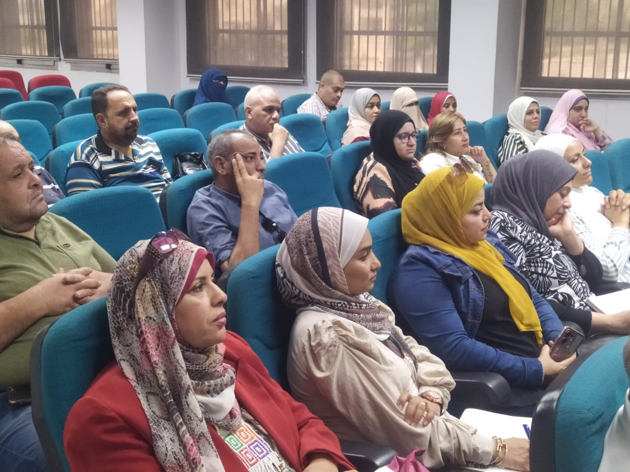 دورة تدريبية عن الاتصال الفعال ومهارات التواصل بجامعة حلوان