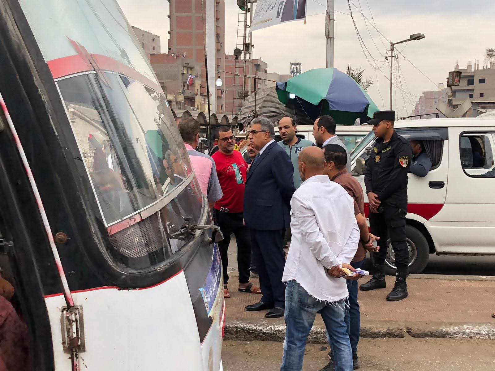 مرزوق يتفقد موقف "سندوب" لمتابعة انتظام العمل والخدمات وحركة سيارات السرفيس 