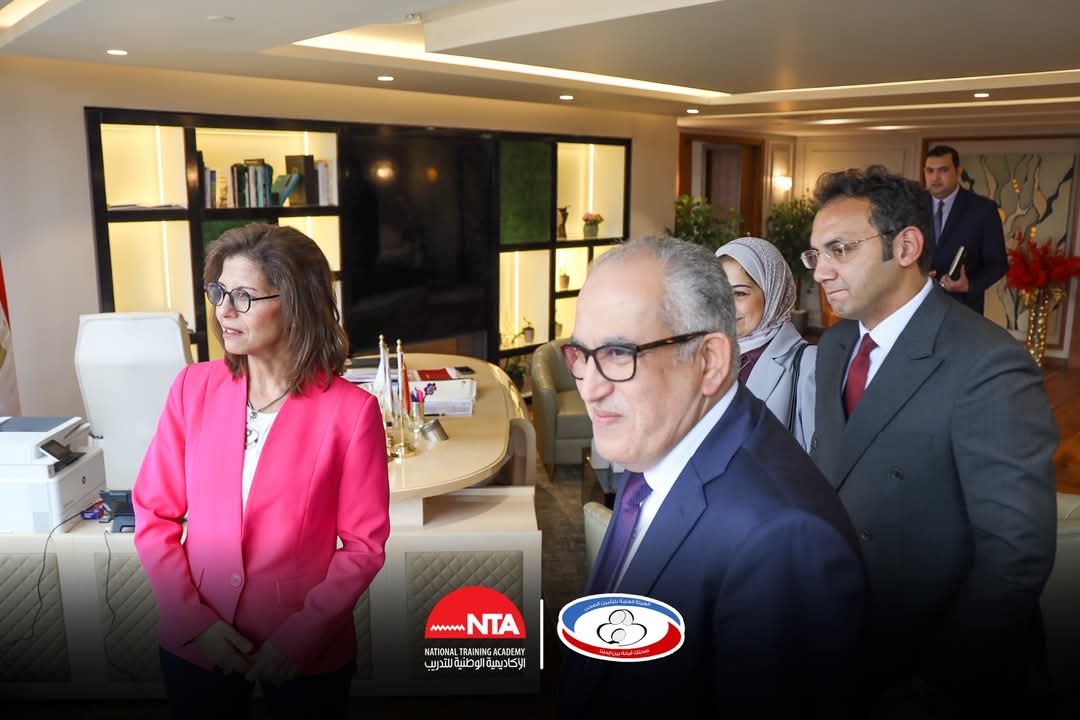 جويلى تستقبل رئيس الهيئة العامة للتأمين الصحي