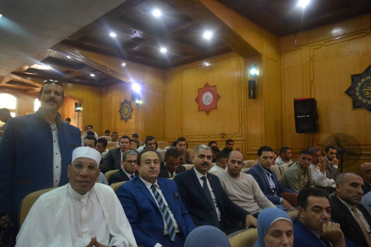 كلية أصول الدين بالزقازيق تحتفل بذكرى تأسيسها 42 عامًا من العطاء وتكريم أوائلها واستحضار روح أكتوبر المجيدة 6 كلية أصول الدين بالزقازيق تحتفل بذكرى تأسيسها