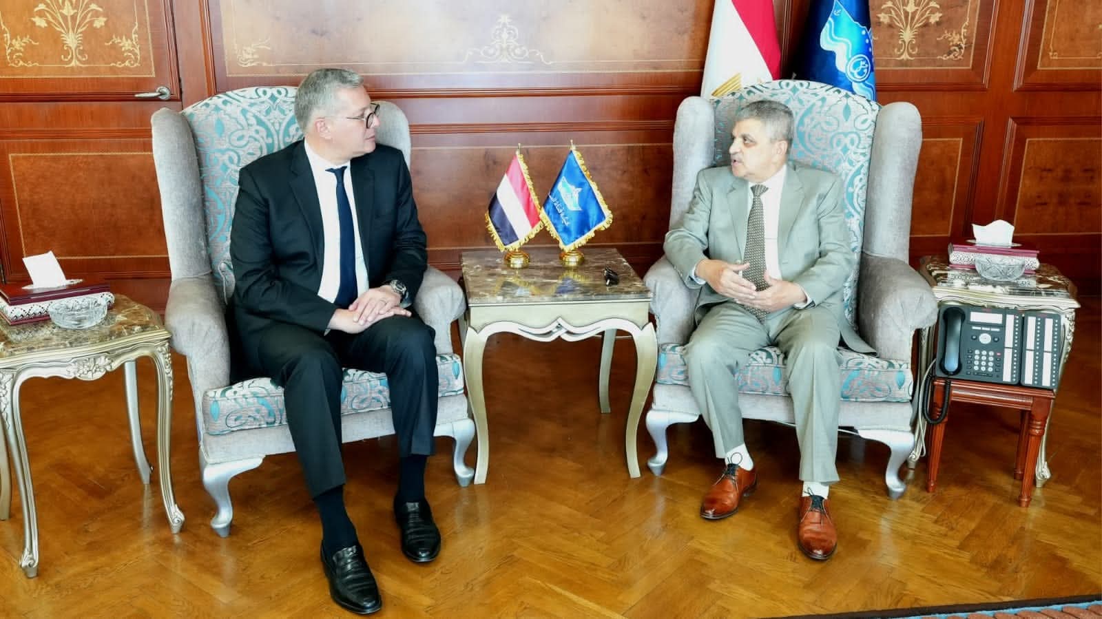 البترول وهيئة قناة السويس توقعان مذكرة تفاهم  لإنشاء محطة لإسالة و تموين الغاز الطبيعي المسال