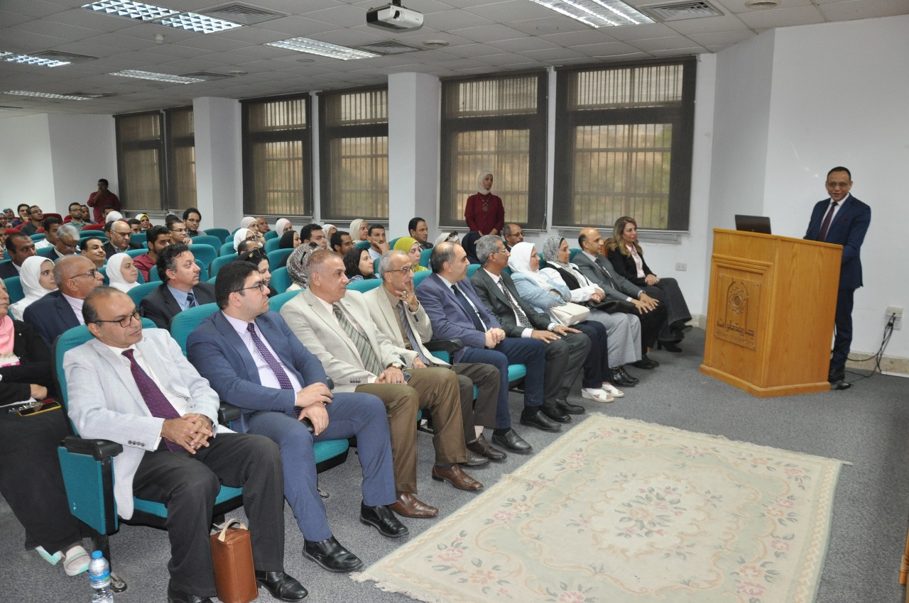 جامعة حلوان تنظم ندوة بعنوان "كيف تبني مسيرتك العلمية؟ 