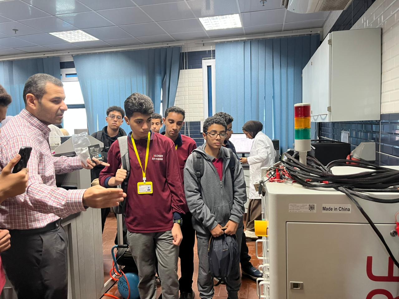 زيارة علمية لطلاب معهد الكوزن إلى مركز بحوث وتطوير الفلزات 5 almomken.com c061e781