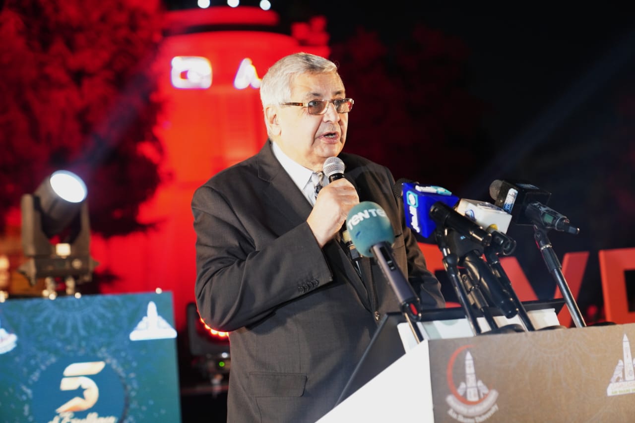 د عوض تاج الدين 