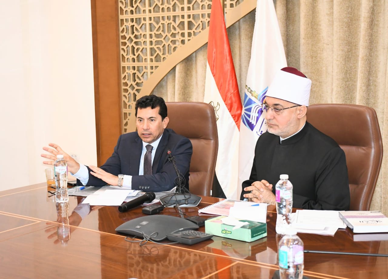 صبحي يلتقي مفتي الجمهورية لبحث تعزيز التعاون المشترك