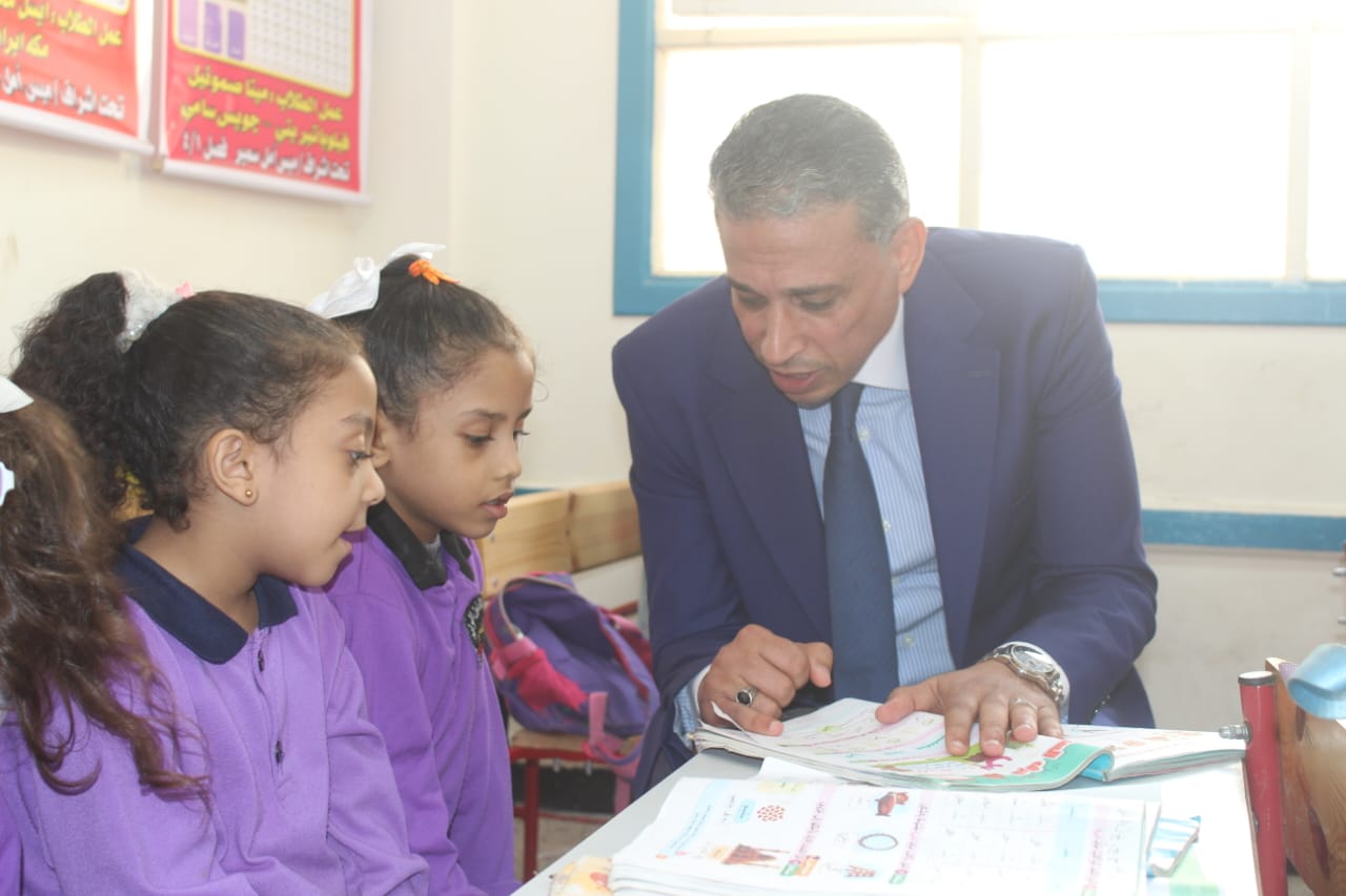 سعيد عطية يتفقد مدارس كرداسة وبولاق الدكرور: الانضباط المدرسي أولوية ومتابعة دقيقة للتقييمات والمهارات الأساسية 4 سعيد عطية يتفقد مدارس كرداسة وبولاق الدكرور