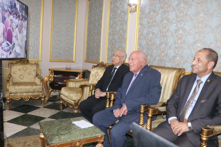 الزناتي يفتتح فعاليات الدورة التدريبية 158 المتخصصة في"تنمية مهارات التحليل الاستراتيجي" لمعلمى الإسكندرية 2 almomken.com dcd04bff