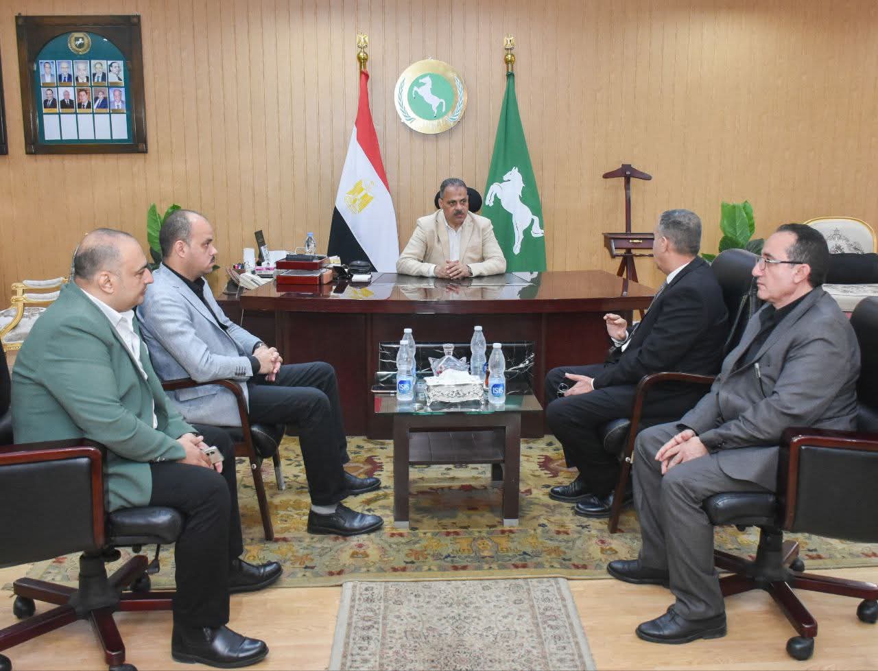 الاشمونى يلتقى رئيس الهيئة العامة للخدمات البيطرية لتعزيز سبل التعاون المشترك والنهوض بالثروة الحيوانية