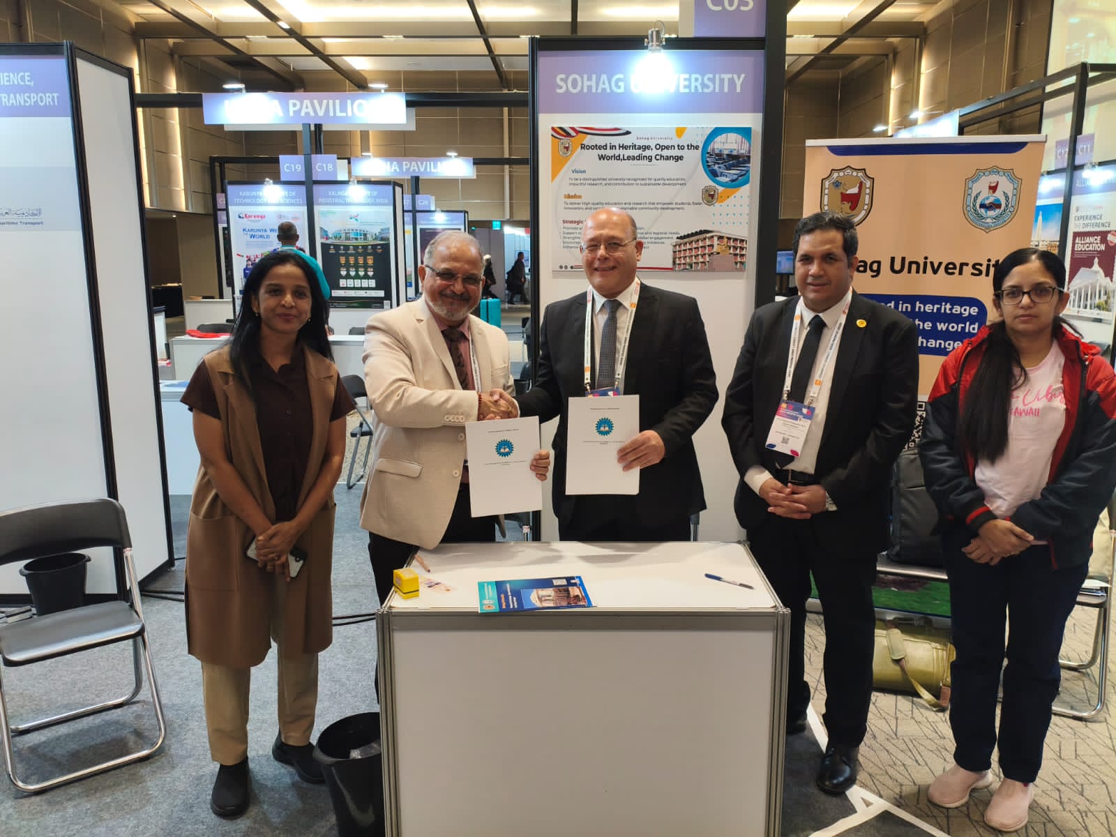 سوهاج تنفذ تعاونيات مع جامعات الهند والفلبين وشراكات مثمره مع الإمارات وإندونيسيا