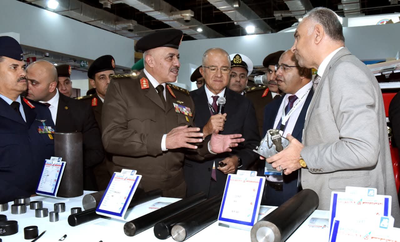 وزير الدفاع والإنتاج الحربي ورئيس الأركان يعقدان عددا من اللقاءات الثنائية في اليوم الختامي لمعرض (إيديكس 2025)
