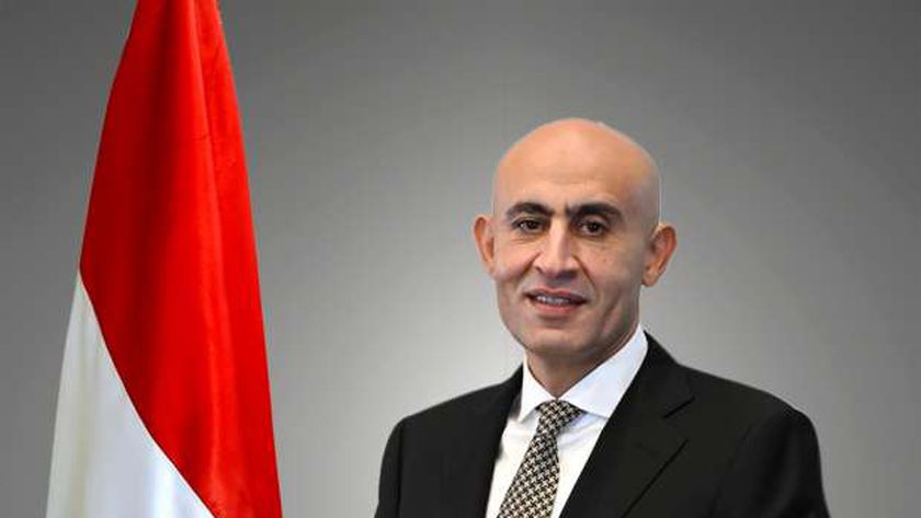 السيد محمد عبد اللطيف وزير التربية والتعليم 