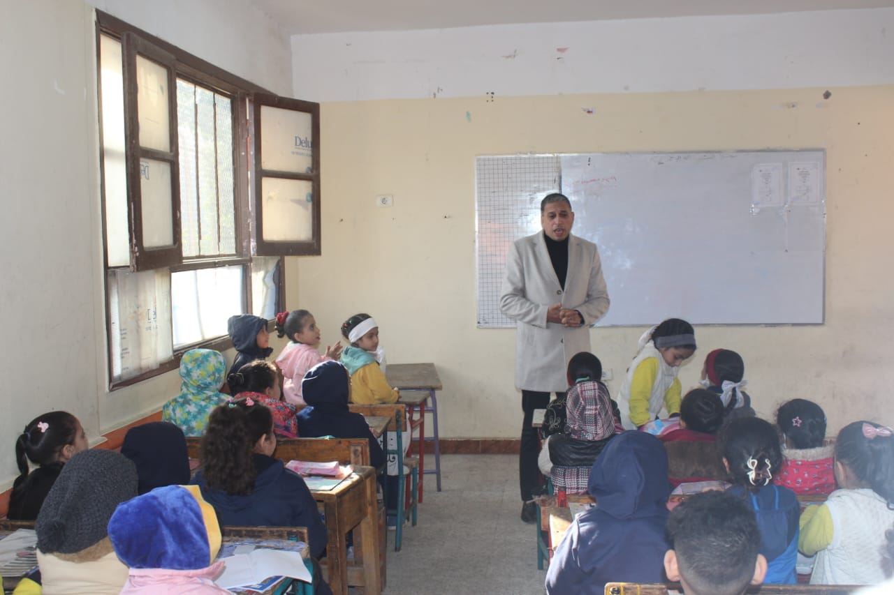 عطية " في جولة ميدانية بـ" جنوب الجيزة" : ولي الأمر شريك أصيل في العملية التعليمية