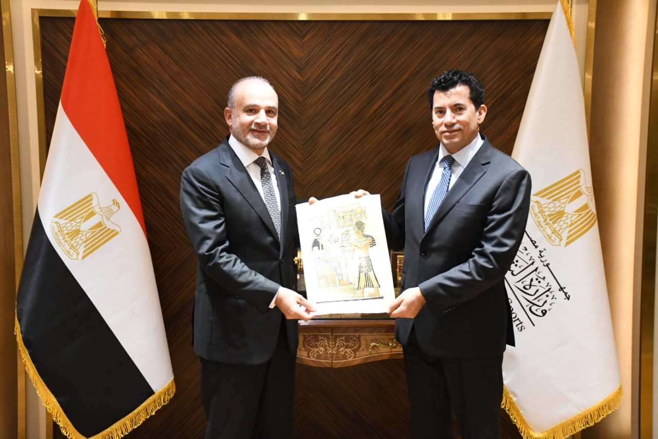 صبحي يستقبل رئيس الاتحاد الدولي للسلاح