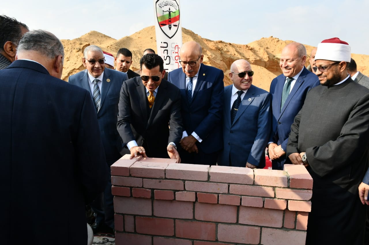 وضع حجر الأساس لأول مسجد يُنسب لقضاة مصر ويضم مركز ثقافيًا 