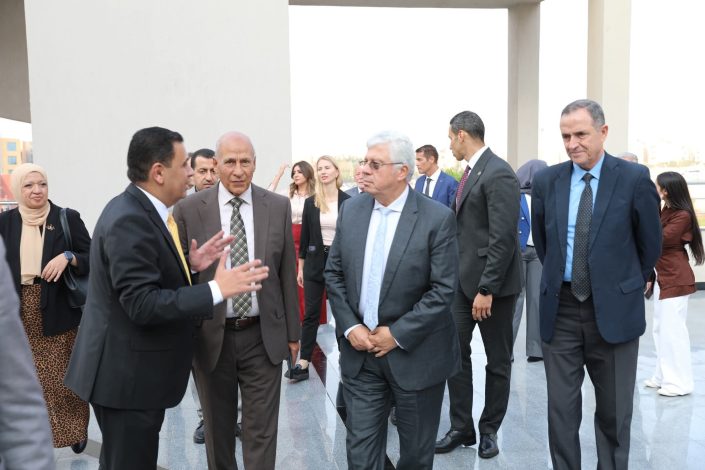 أداء الجامعات التكنولوجية خلال عام 2025 2 almomken.com b5ed5d42