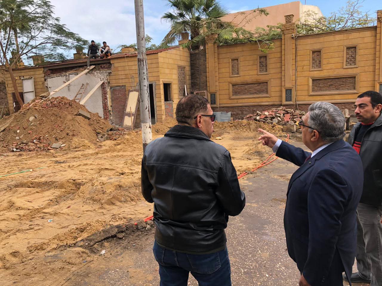 مرزوق يتفقد شوارع وميادين حي غرب المنصورة