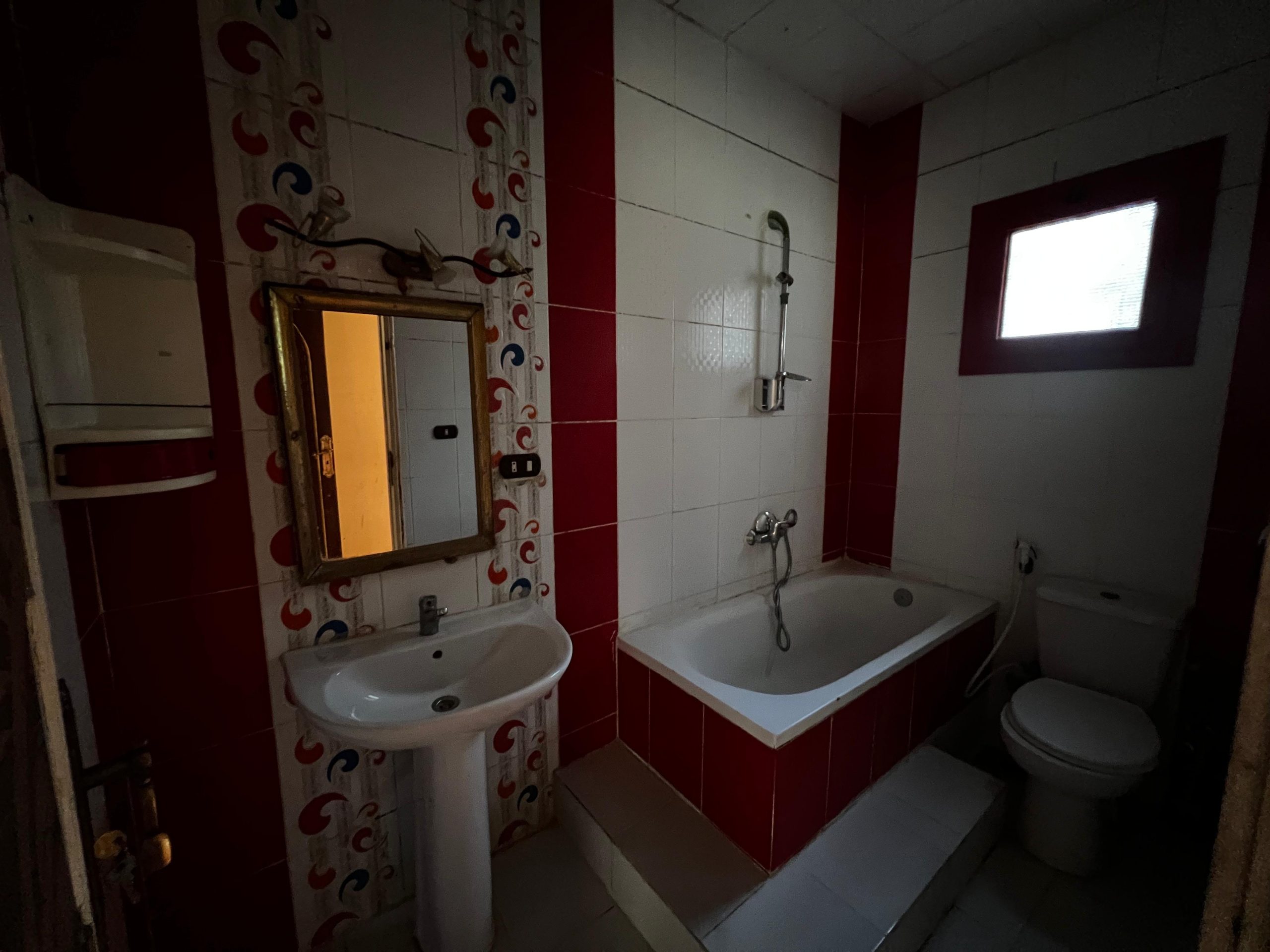 almomken.com 0bd68b27 scaled