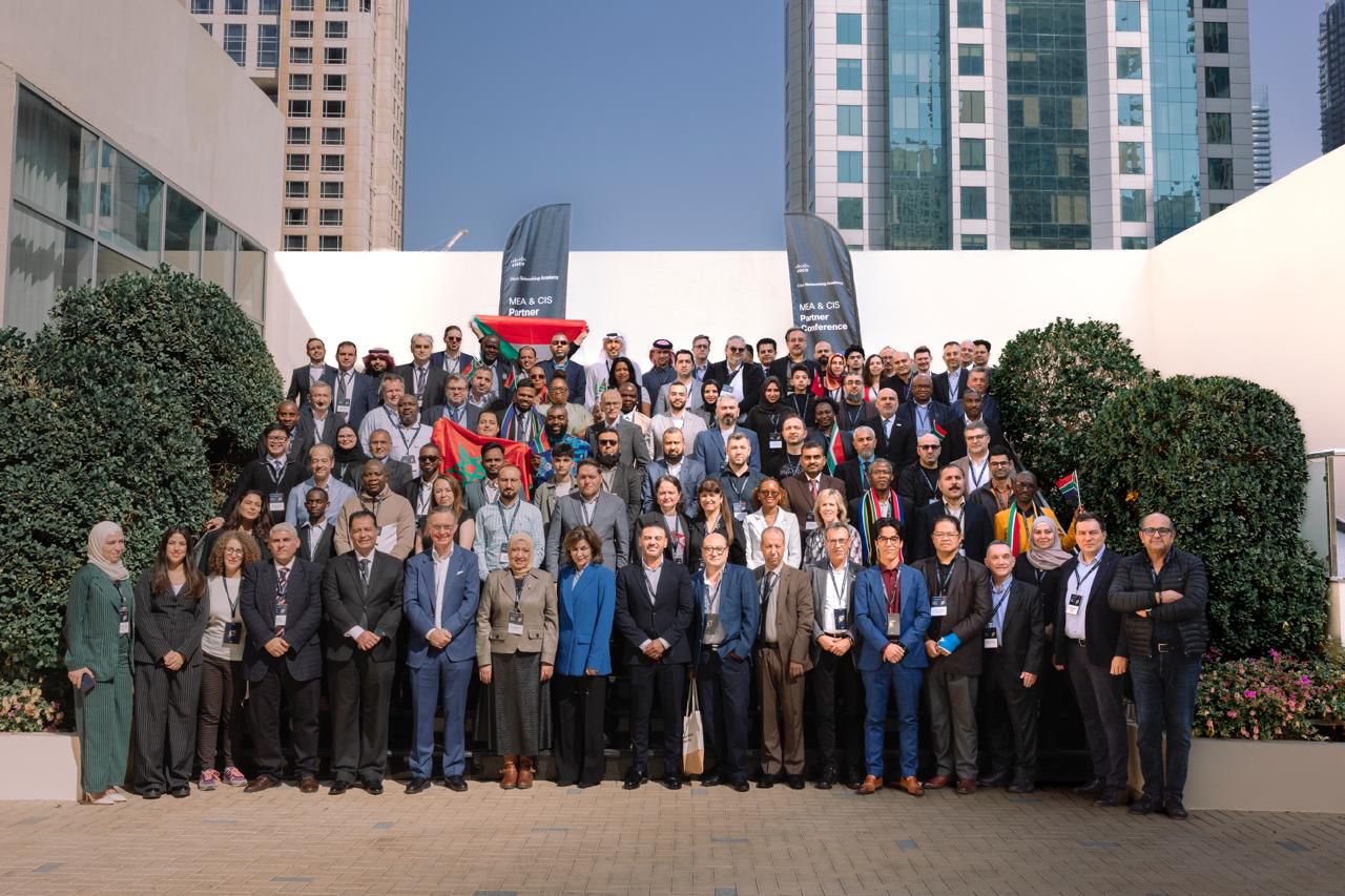 تطوير التعليم بالوزراء يفوز بجائزة التميز من سيسكو العالمية