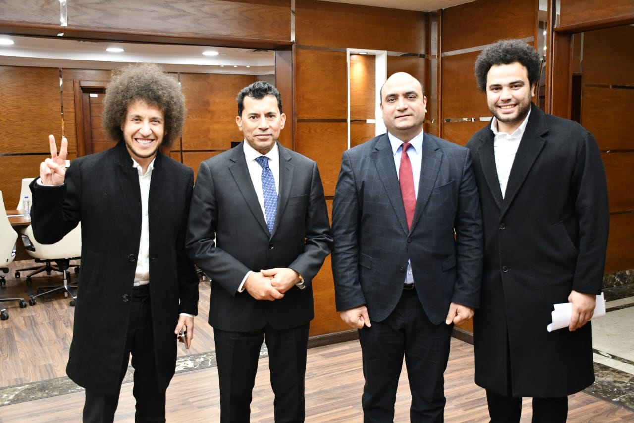 صبحي يلتقي بطل معركة السفارات بالخارج