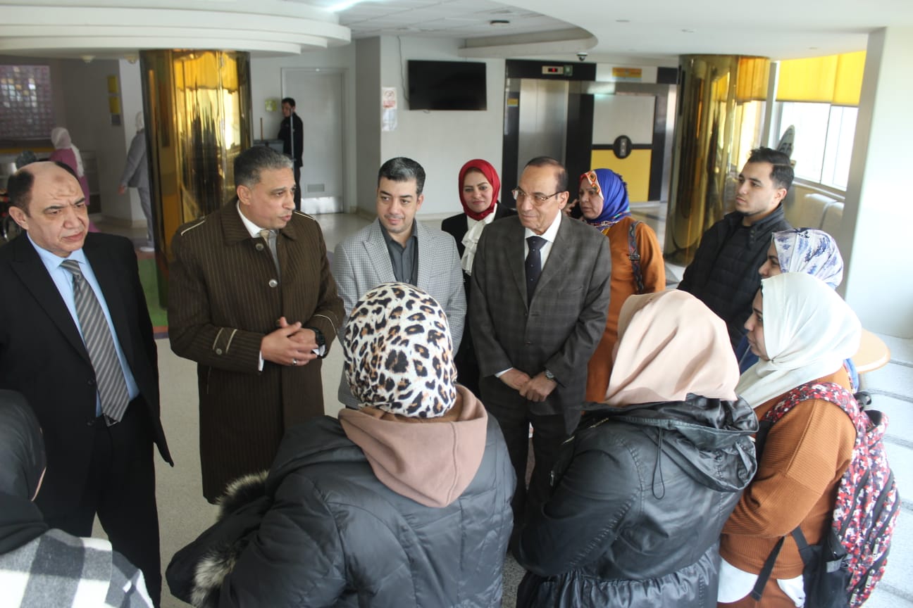 حوار ابوى بين عطية واولياء أمور طلاب المستشفى 