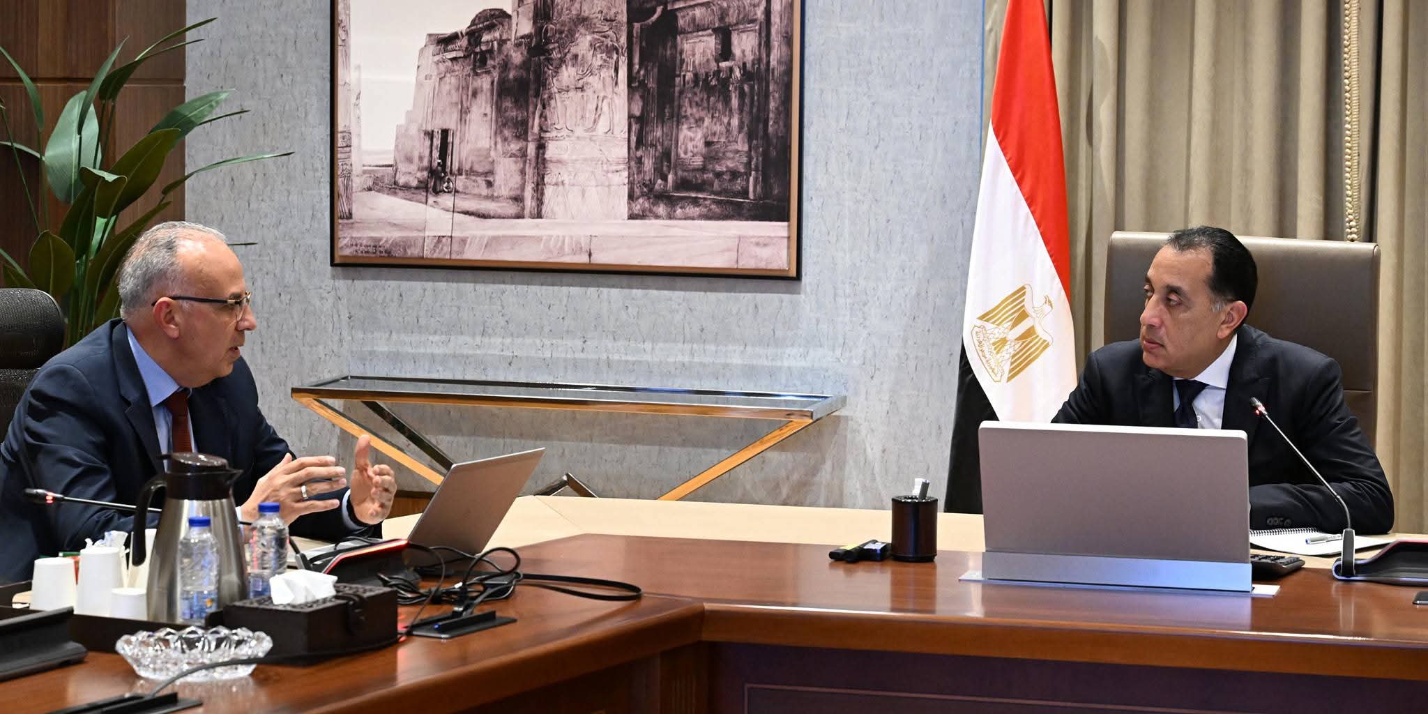 مدبولي يتابع مع وزير الري عددا من ملفات الموارد المائية