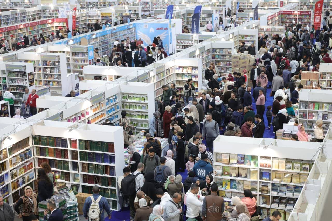 معدلات إقبال جماهيري كبيرة للمعرض فى اليوم الثالث 