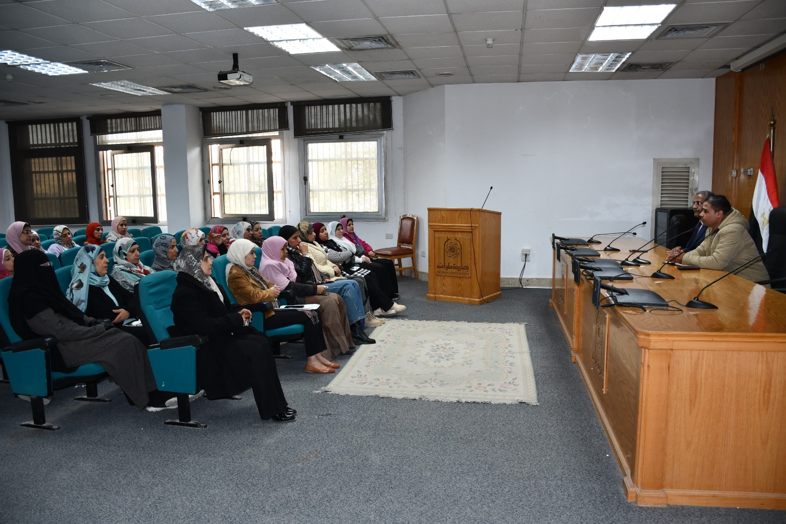 لقاء تنسيقي بجامعة العاصمة لوضع أسس دورات التربية الوطنية