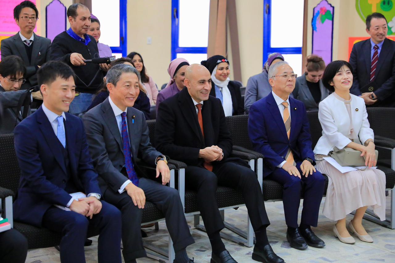 وفد من البرلمان الياباني في زيارة للمدرسة المصرية اليابانية بمدينة العبور