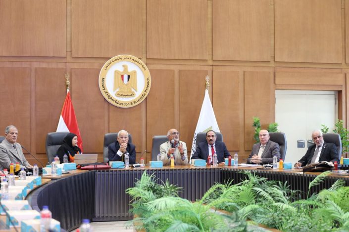 اجتماع لجنة قطاع الدراسات الهندسية بعمداء المعاهد العالية الخاصة الهندسية 2 almomken.com ea561dcd