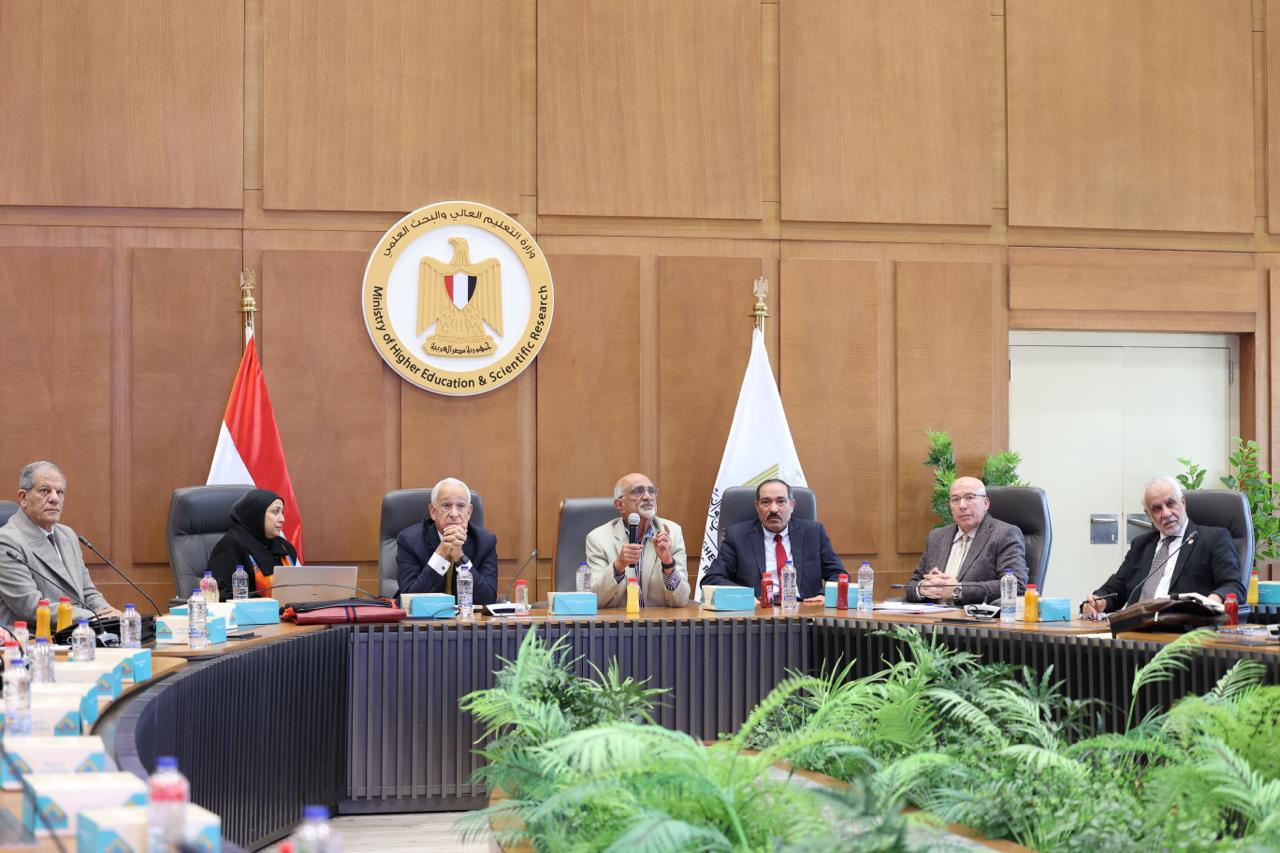 اجتماع لجنة قطاع الدراسات الهندسية بعمداء المعاهد العالية الخاصة الهندسية 5 اجتماع لجنة قطاع الدراسات الهندسية بعمداء المعاهد العالية الخاصة الهندسية