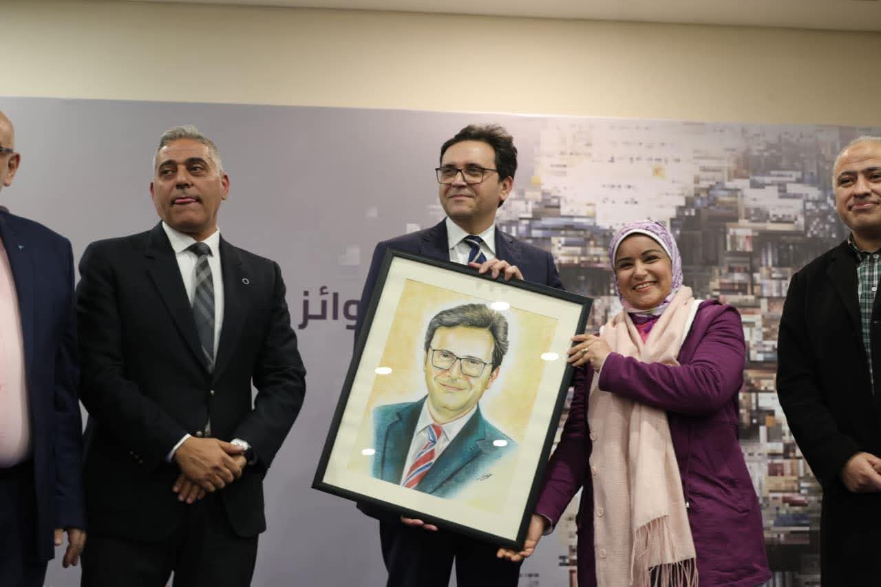 وزير الثقافة يُكرّم الحاصلين على جوائز التميز لمعرض القاهرة الدولي للكتاب