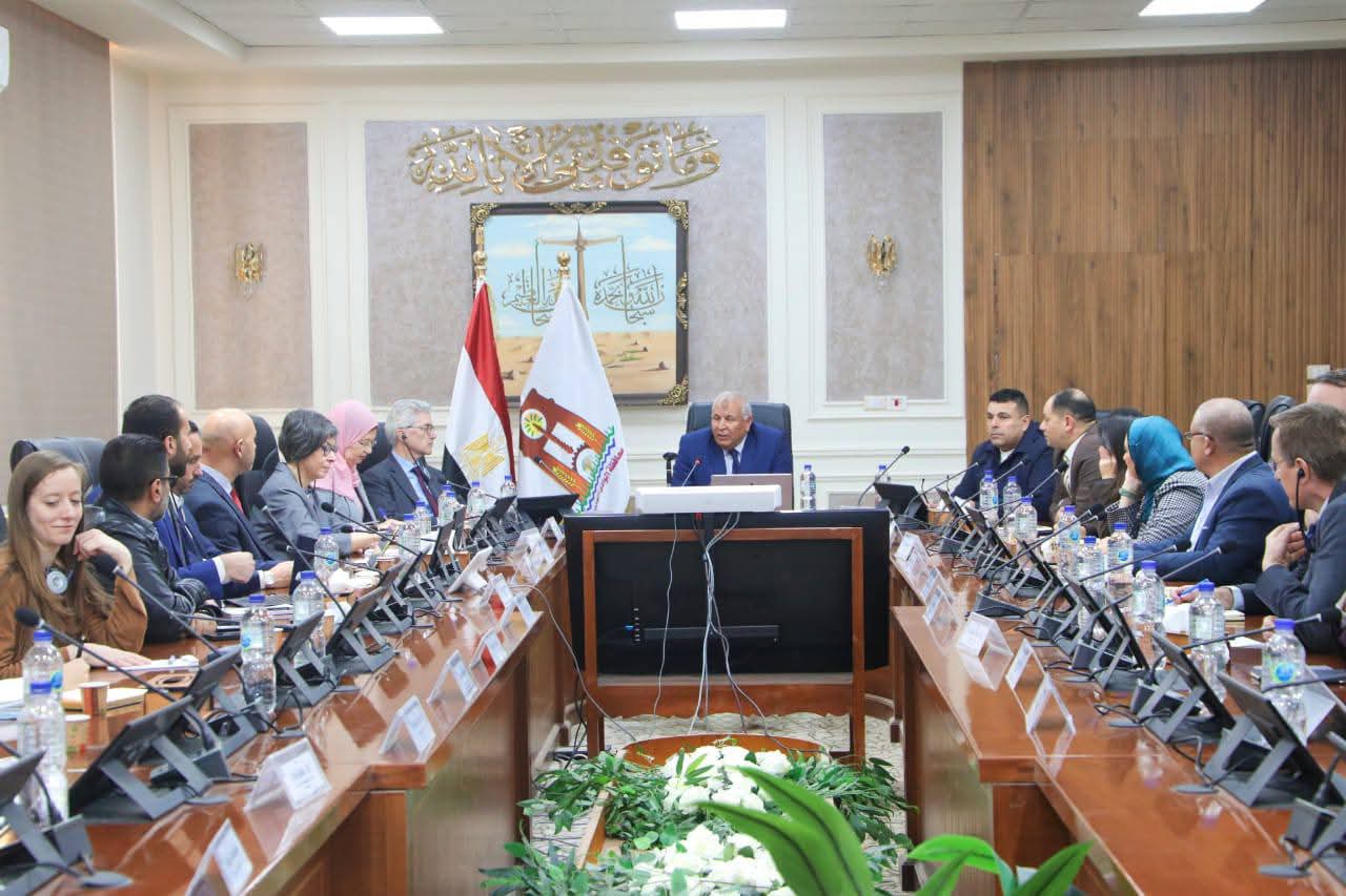 محافظ الوادي الجديد يلتقي وفديّ الإتحاد الأوروبي و "اليونيدو"