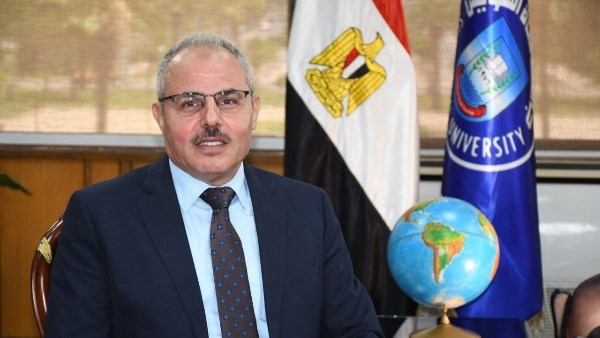 رئيس جامعة قناة السويس، يرحب  بوزير الأوقاف