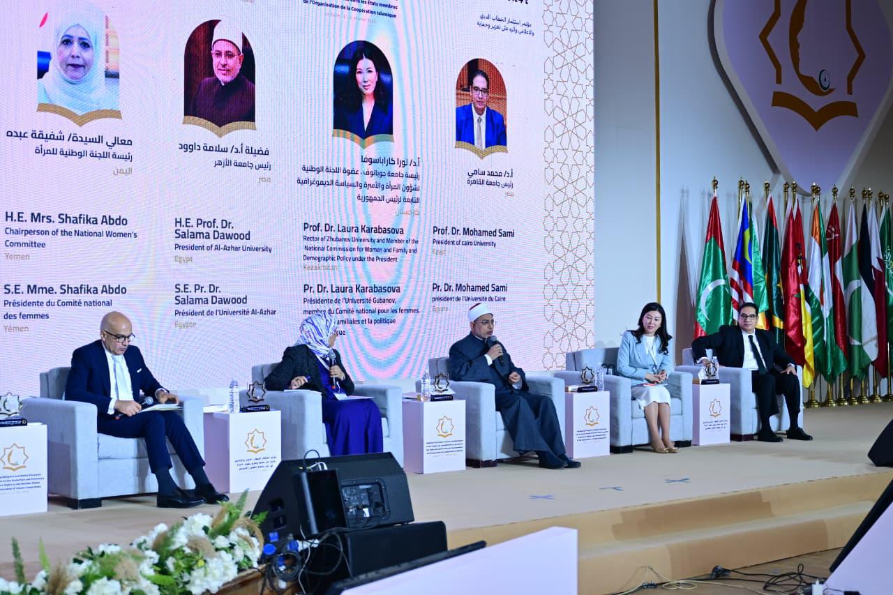 الجامعة تعمل لبناء المناعة الفكرية بعيدًا عن الوعظ