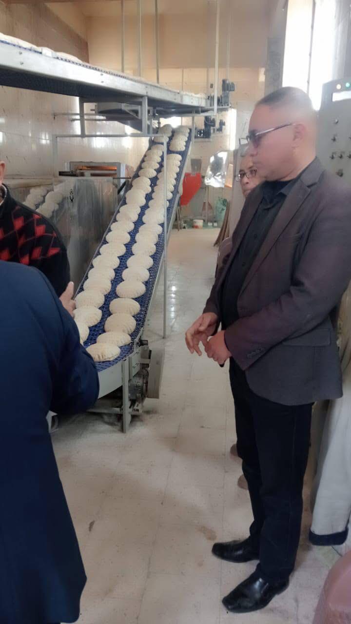 المحافظة يتفقد مخبز بشارع عبدالسلام عارف