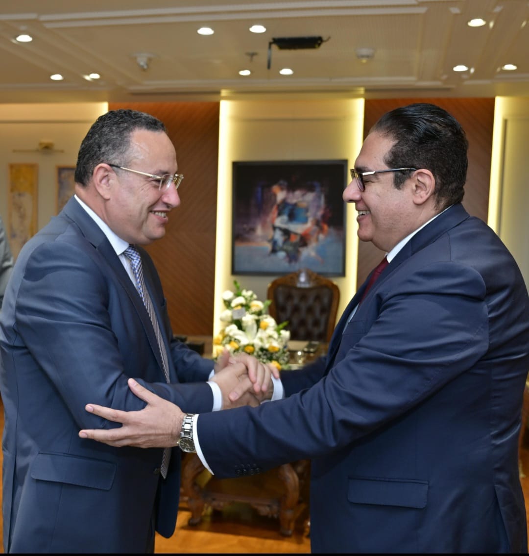 رئيس جامعة القاهرة يزور وزير التعليم العالي والبحث العلمي